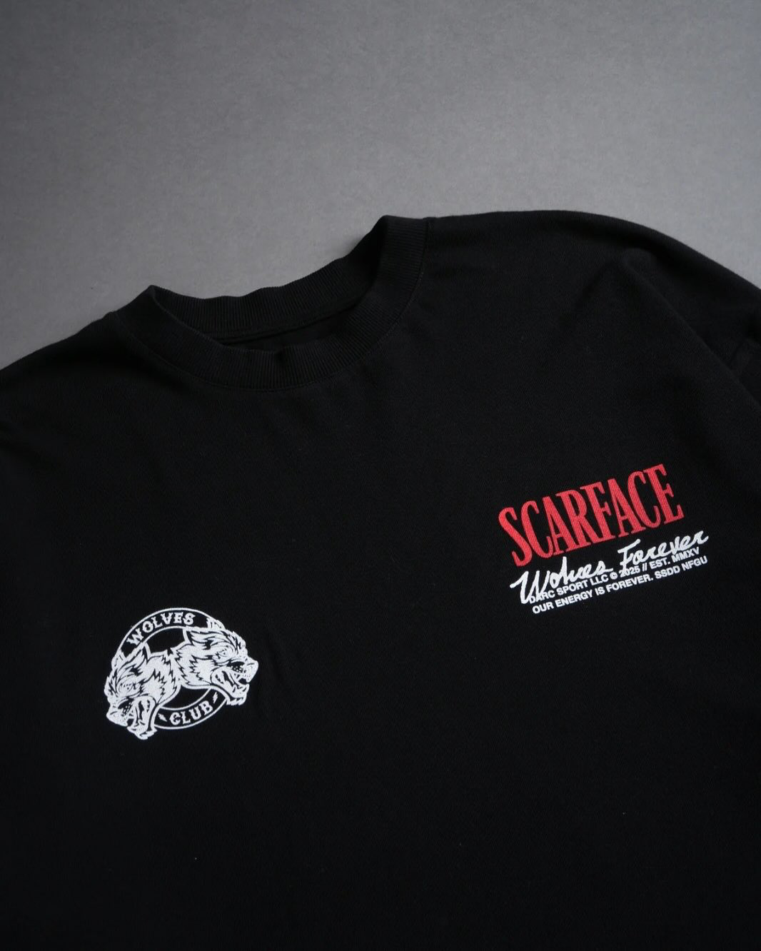 CAMISETA OVERSIZED - THE WORLD IS YOURS BLACK