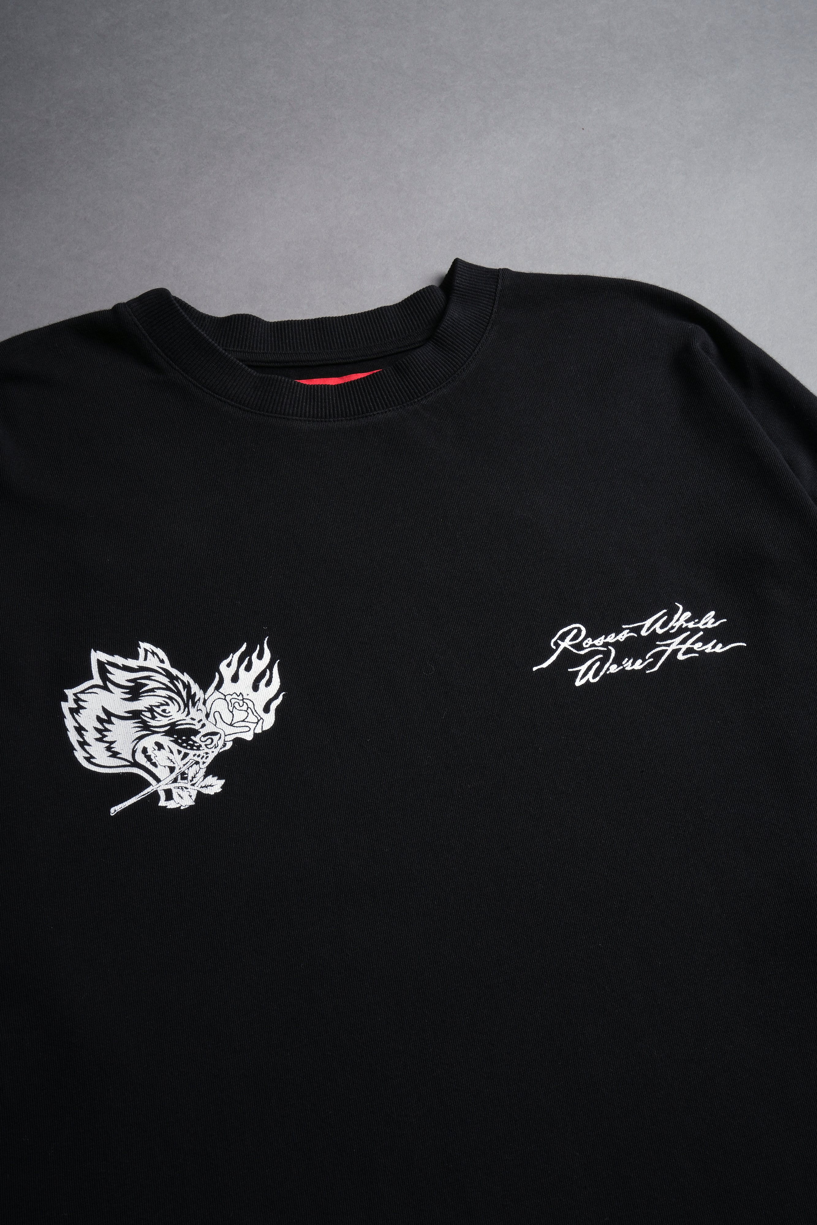 CAMISETA "ROSES WHILE WE'RE HERE" - D1 WOLVES