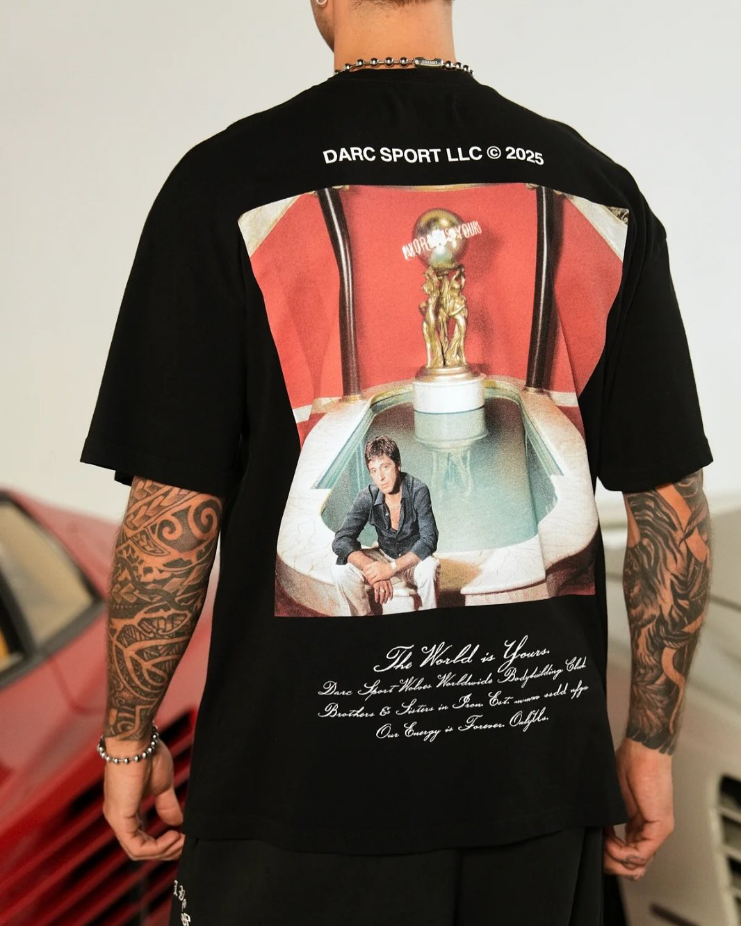 CAMISETA OVERSIZED -  THE WORLD IS YOURS BLACK